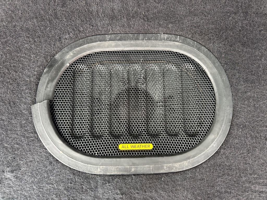 Used 2016 Jeep Wrangler Unlimited Rubicon w/ Connectivity Group image 9