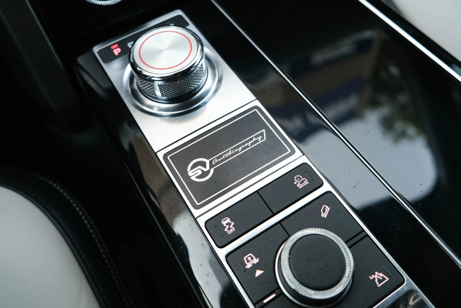 Used 2020 Land Rover Range Rover SV Autobiography Dynamic image 48