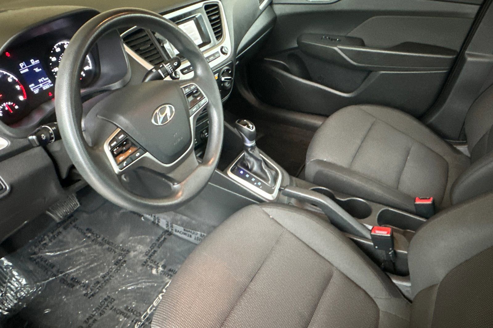 Used 2022 Hyundai Accent SE image 10