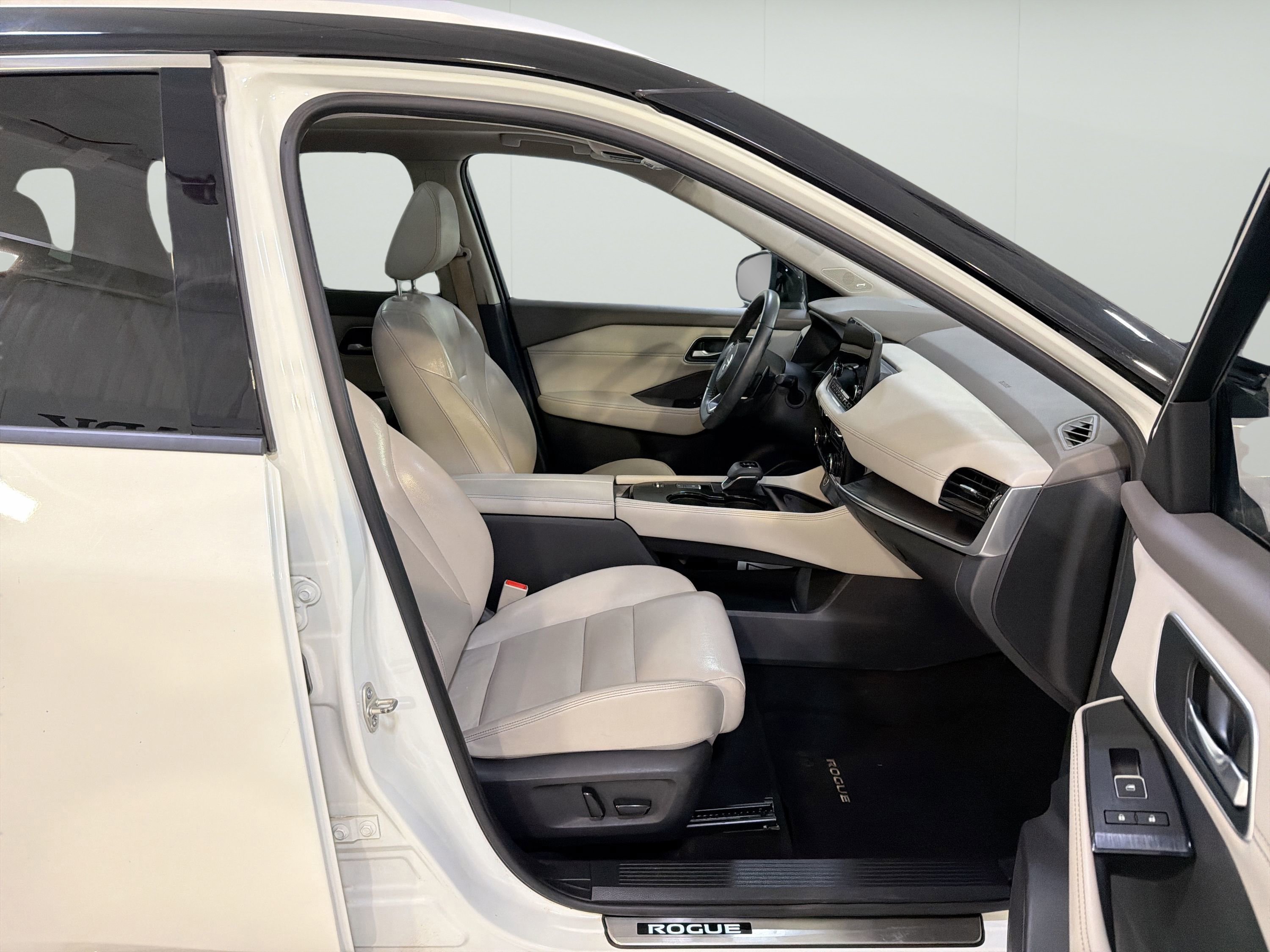 Used 2021 Nissan Rogue SL w/ Premium Package FWD image 29