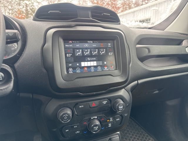 Used 2020 Jeep Renegade Latitude w/ Cold Weather Group image 4