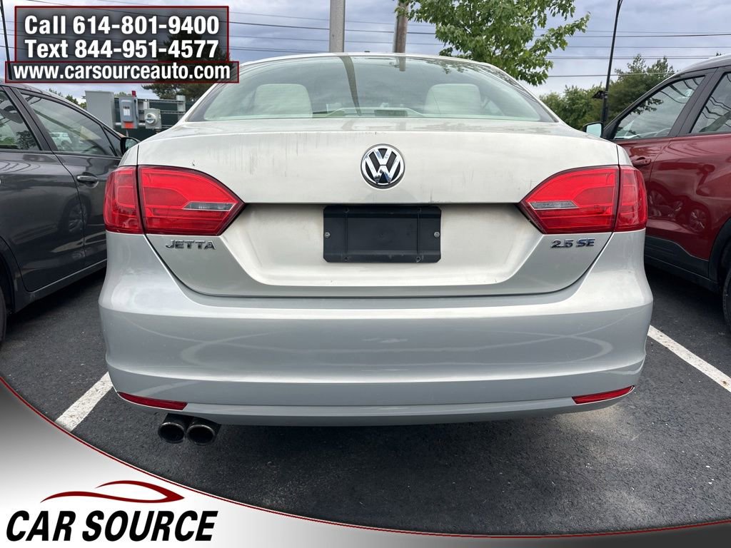 Used 2011 Volkswagen Jetta SE FWD image 5