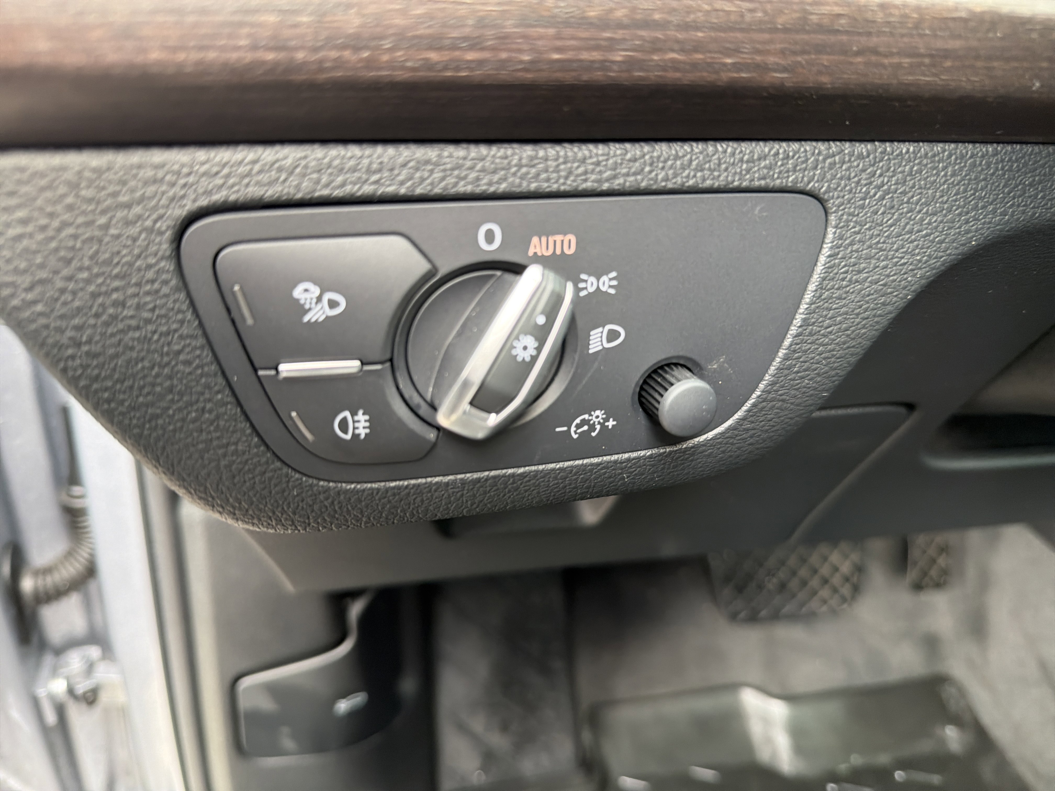 Certified 2024 Audi Q5 e Premium Plus image 7