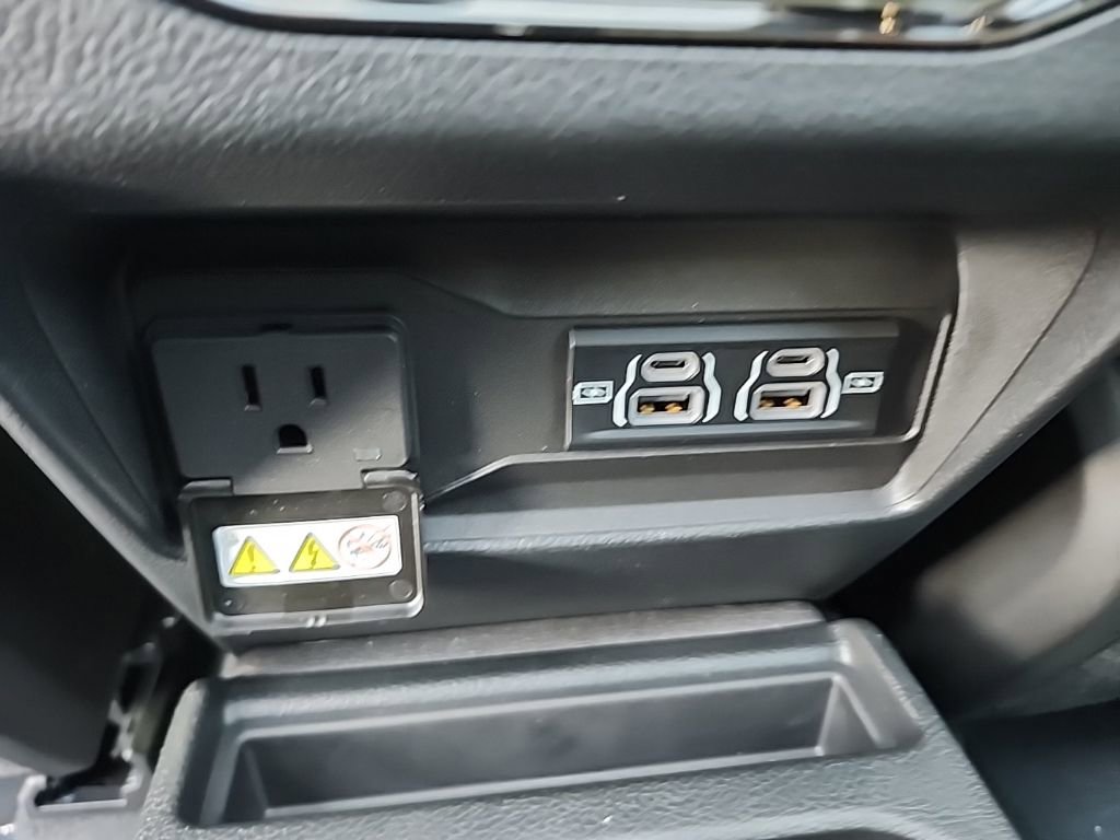 New 2025 Jeep Grand Cherokee L Limited w/ Black Appearance Package image 26