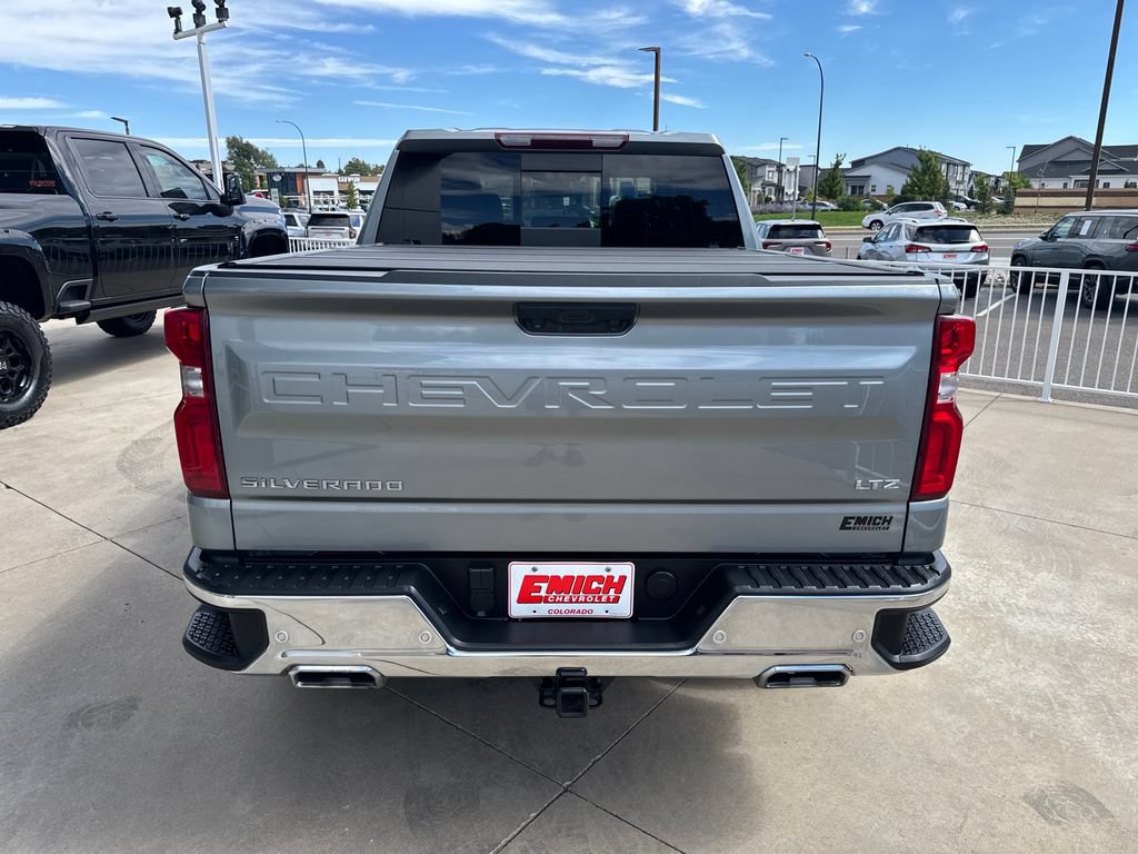 Used 2023 Chevrolet Silverado 1500 LTZ AWD/4WD image 4