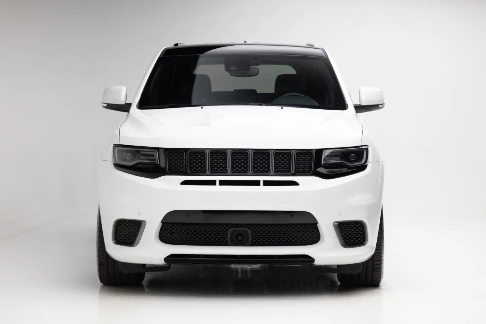 Used 2020 Jeep Grand Cherokee Trackhawk AWD/4WD image 5