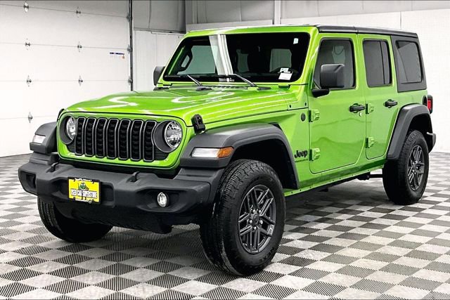 Used 2025 Jeep Wrangler Sport S image 11