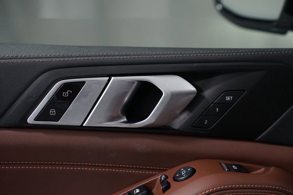 Used 2022 BMW X5 sDrive40i w/ M Sport Package image 31