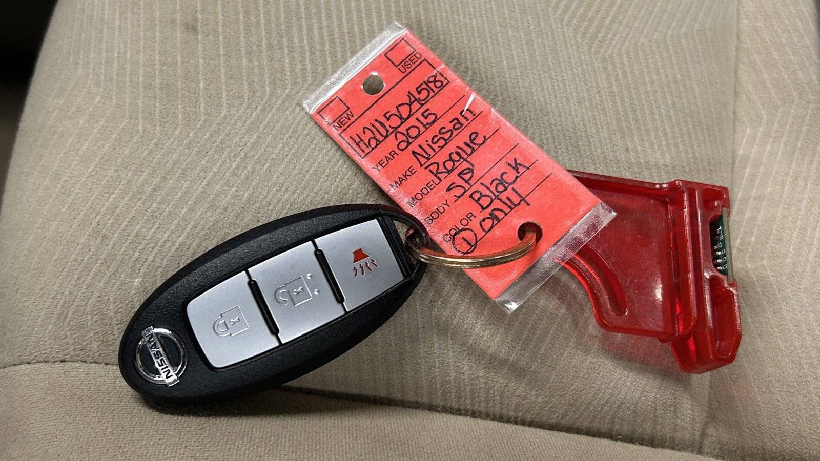 Used 2015 Nissan Rogue SV image 35