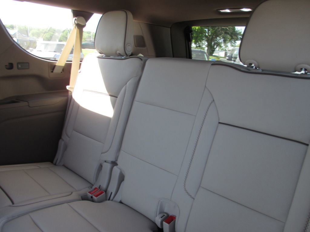 New 2026 GMC Yukon XL Denali w/ Denali Reserve Package AWD/4WD image 13