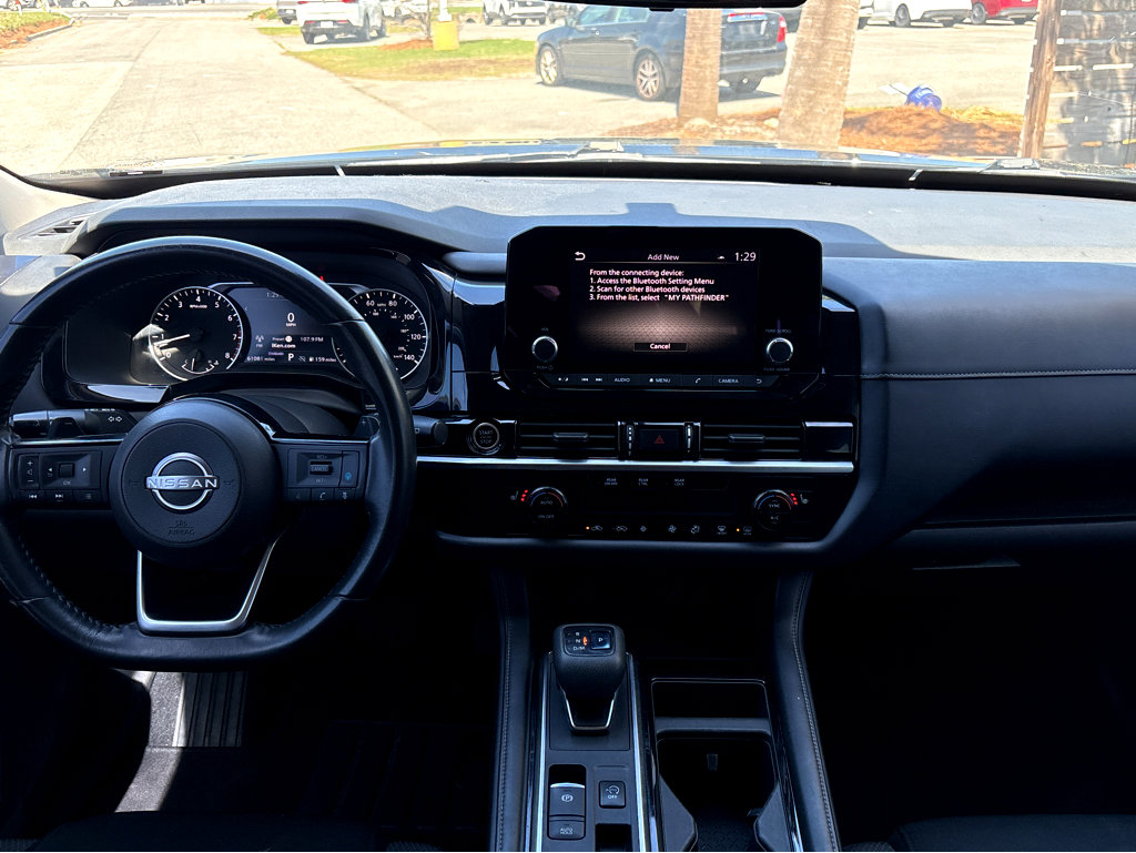 Used 2022 Nissan Pathfinder SV w/ SV Black Package image 4