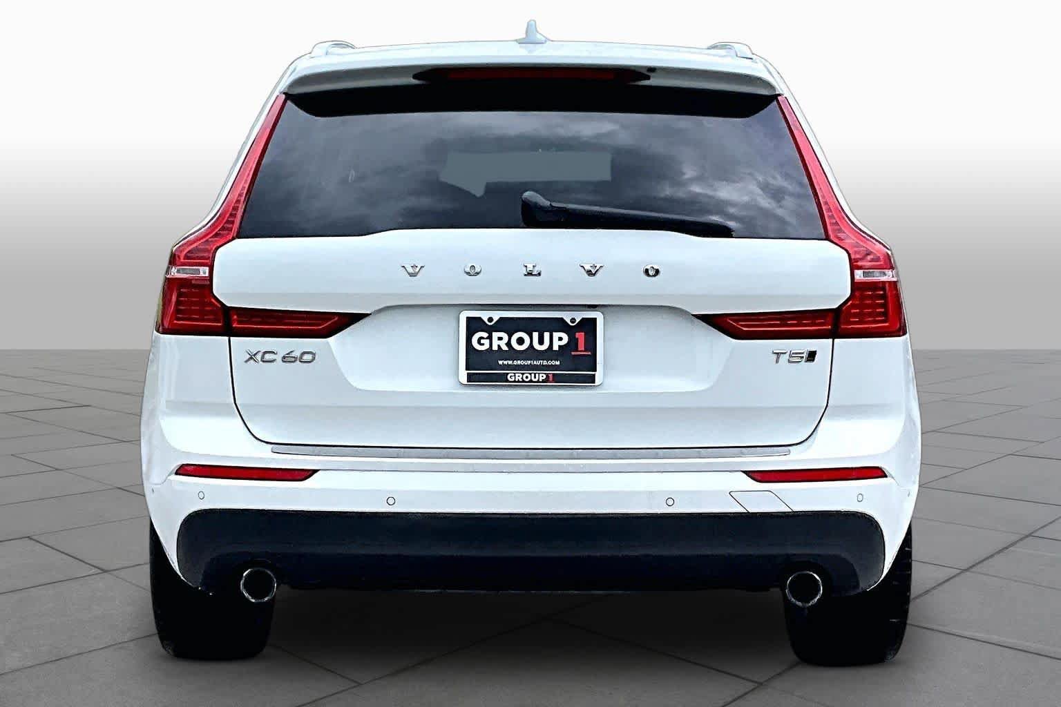 Used 2018 Volvo XC60 T5 Momentum w/ Convenience Package AWD/4WD image 5