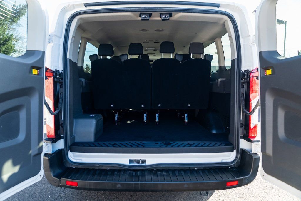 Used 2023 Ford Transit 350 XLT image 7