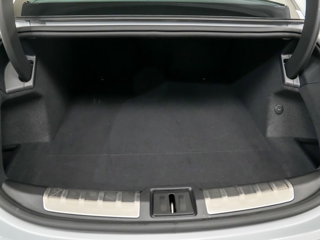 Certified 2025 Porsche Taycan image 13