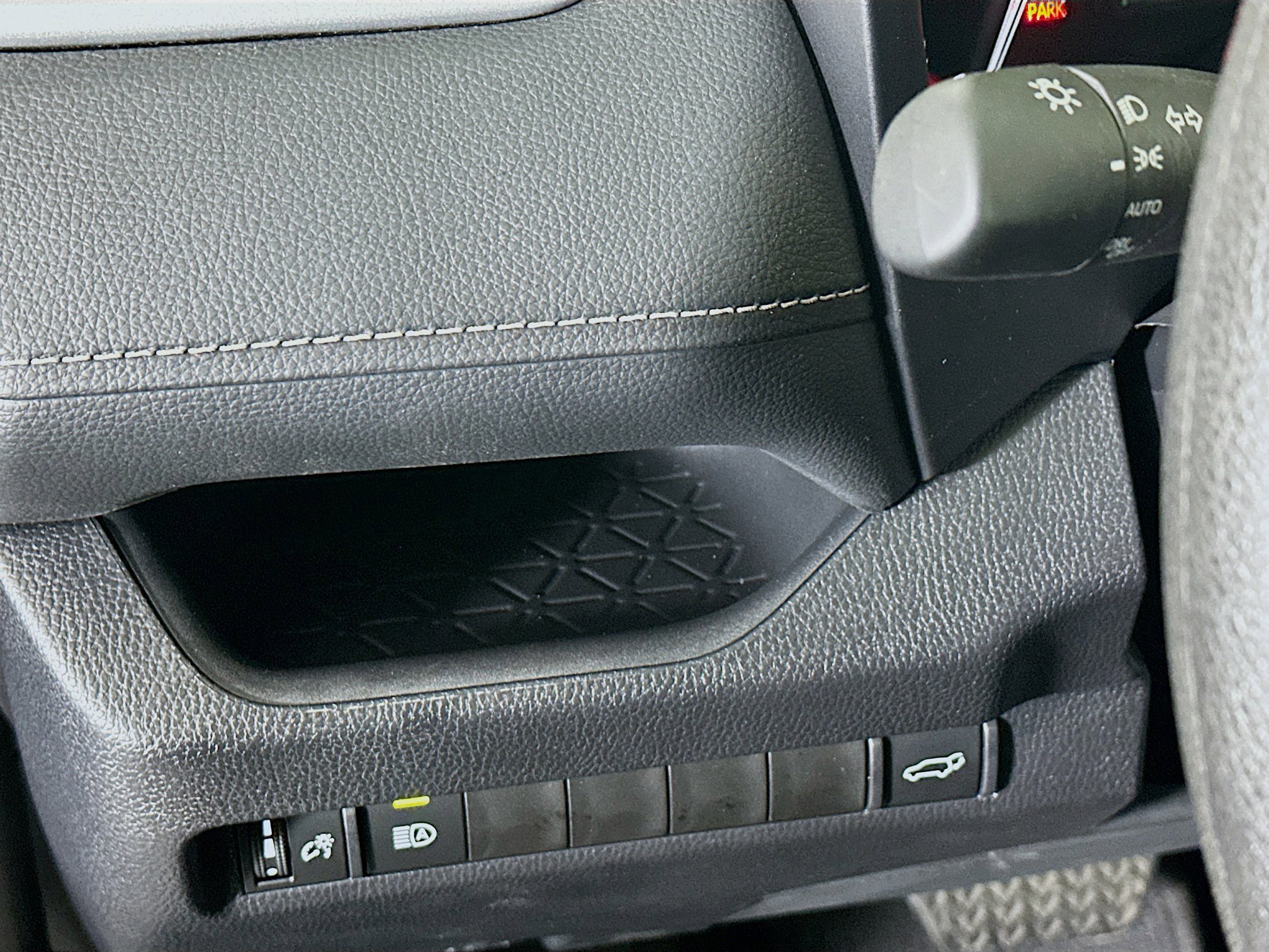 Used 2025 Toyota RAV4 XLE image 17