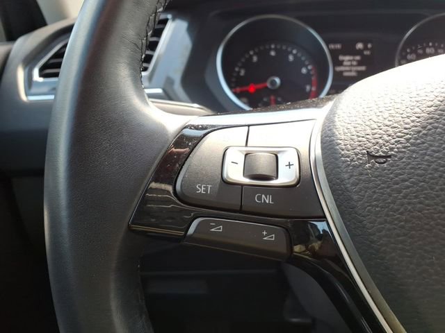 Used 2018 Volkswagen Tiguan SE image 18