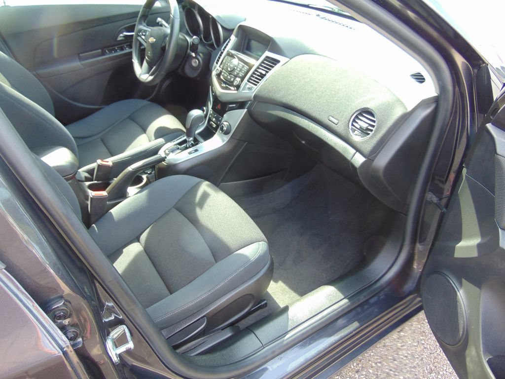 Used 2016 Chevrolet Cruze LT FWD image 5