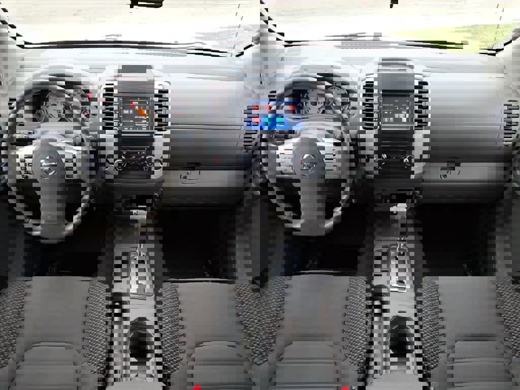 Used 2019 Nissan Frontier Desert Runner image 11