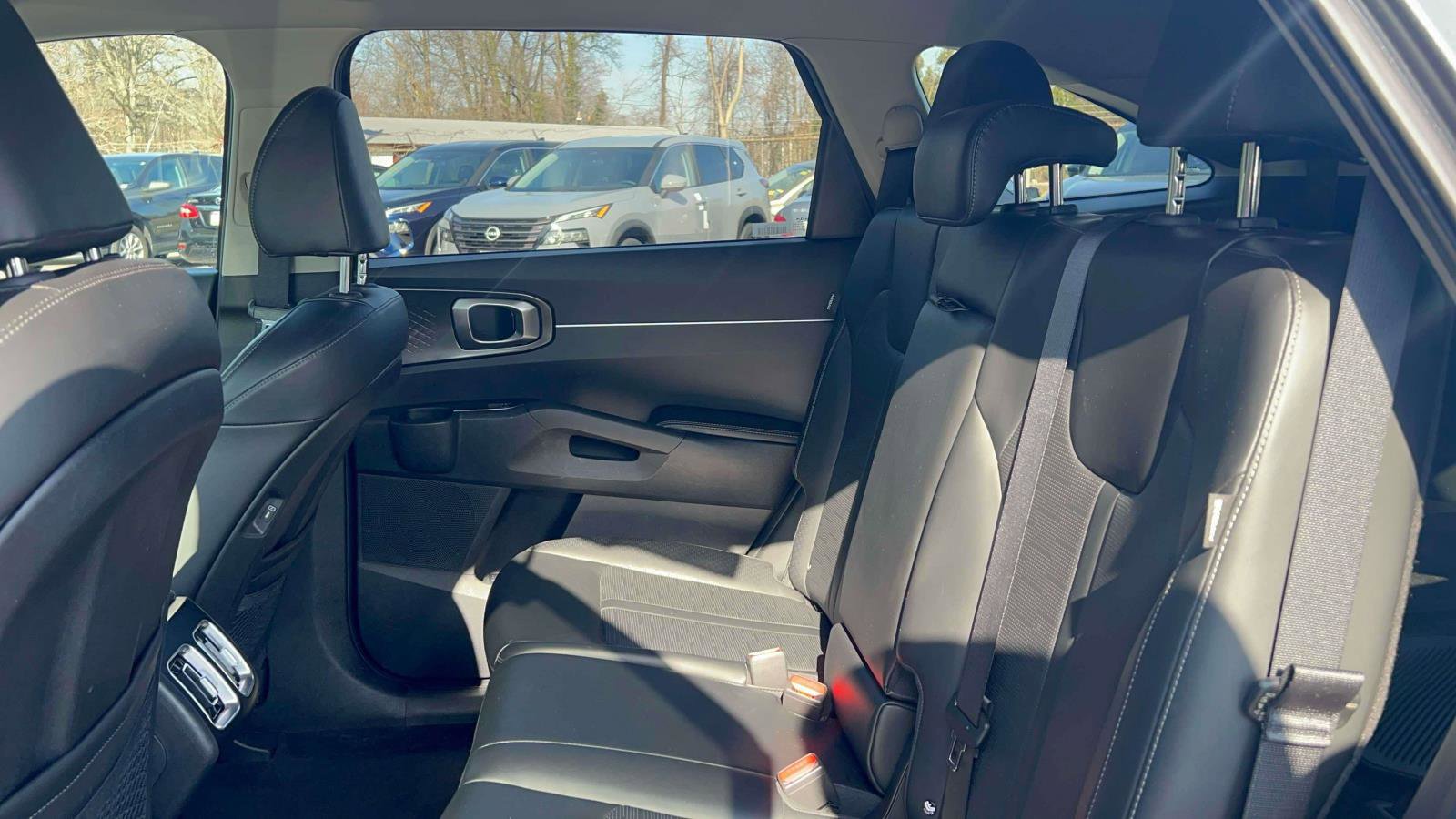 Used 2024 Kia Sorento S image 31