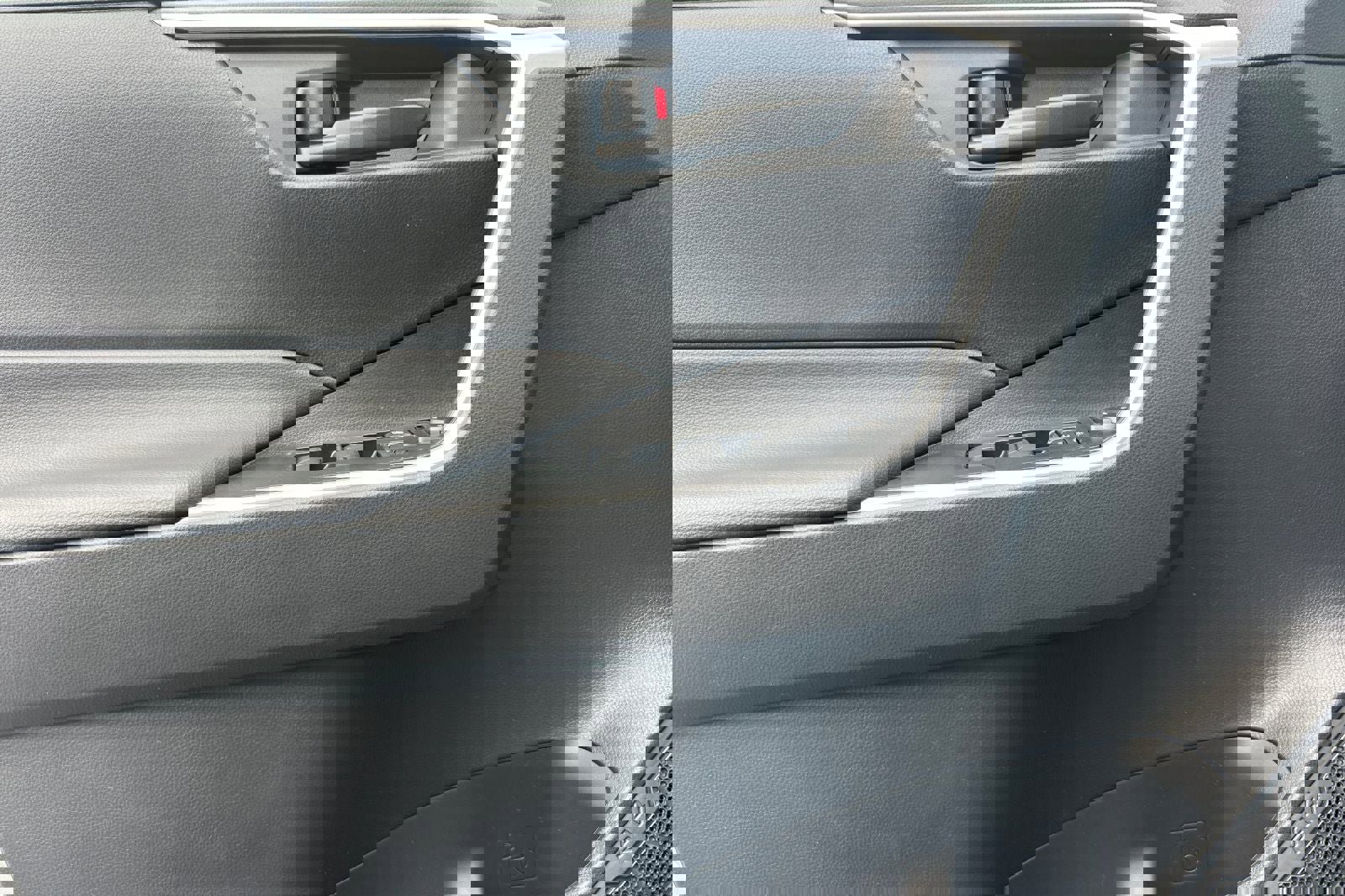 New 2025 Toyota RAV4 LE image 12