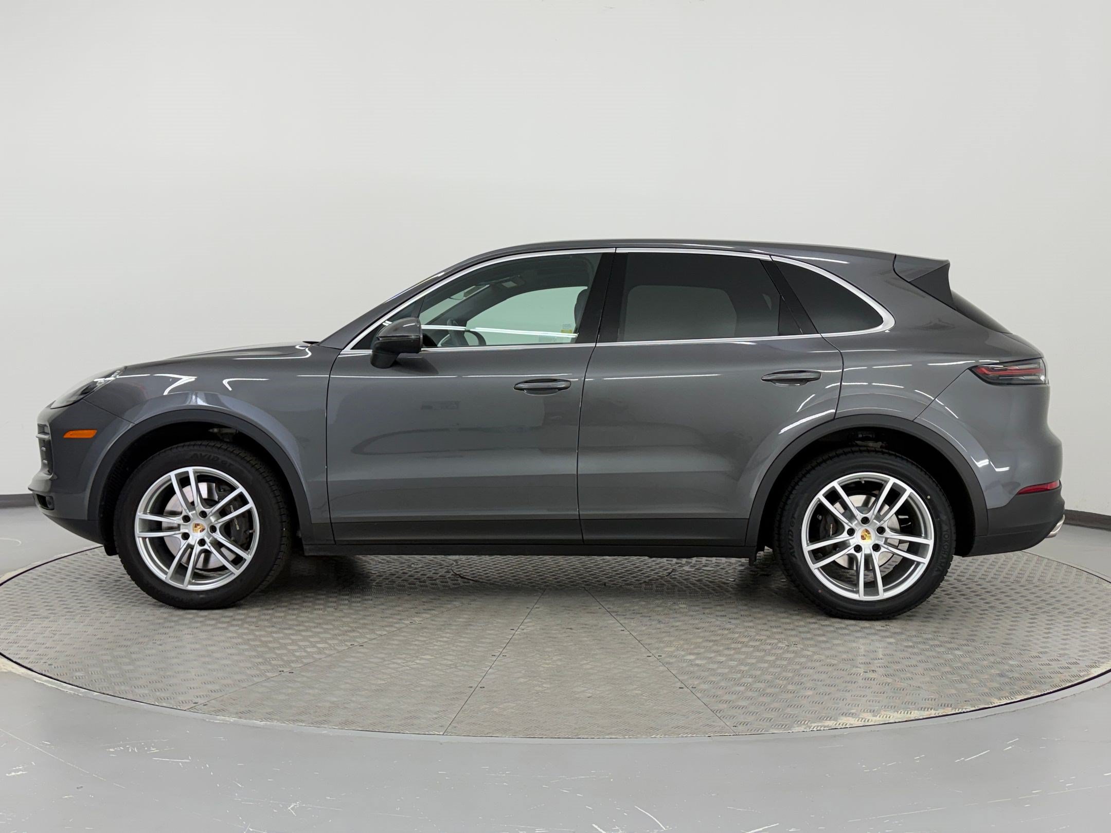 Certified 2023 Porsche Cayenne AWD/4WD image 2