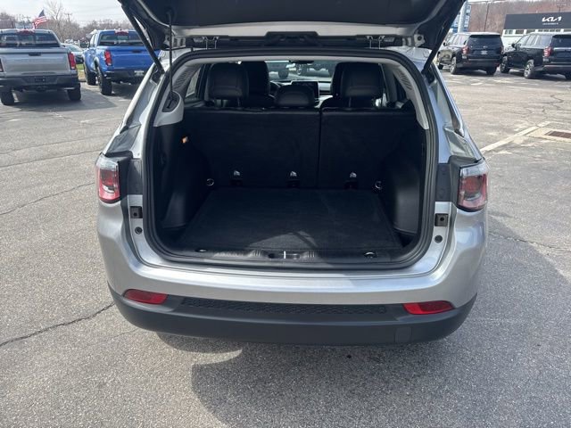 Used 2022 Jeep Compass Latitude w/ Convenience Group AWD/4WD image 21