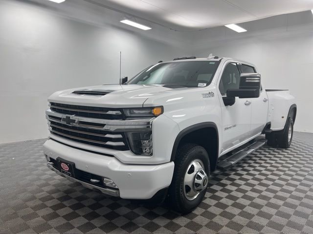 Used 2023 Chevrolet Silverado 3500 High Country w/ Technology Package image 2