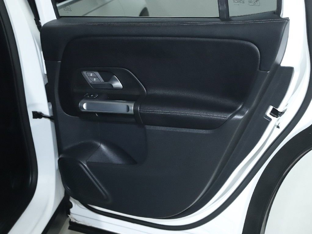 Used 2023 Mercedes-Benz GLB 250 4MATIC image 32