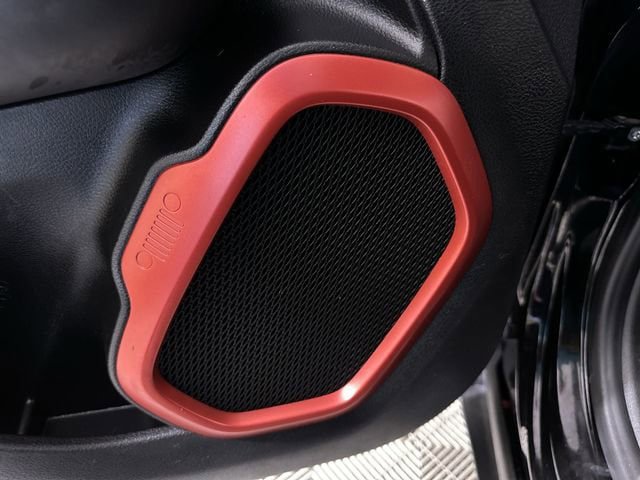 Used 2023 Jeep Renegade Trailhawk AWD/4WD image 25