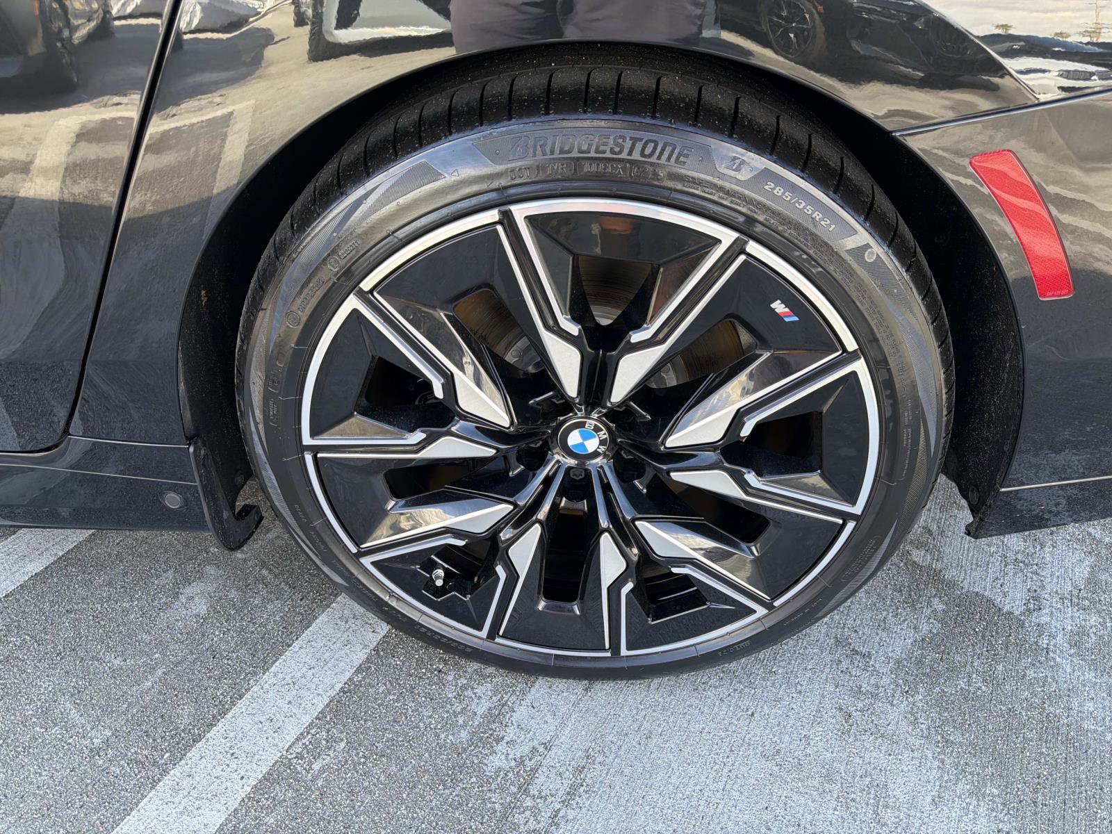 Used 2025 BMW i7 M70 w/ Executive Package image 6