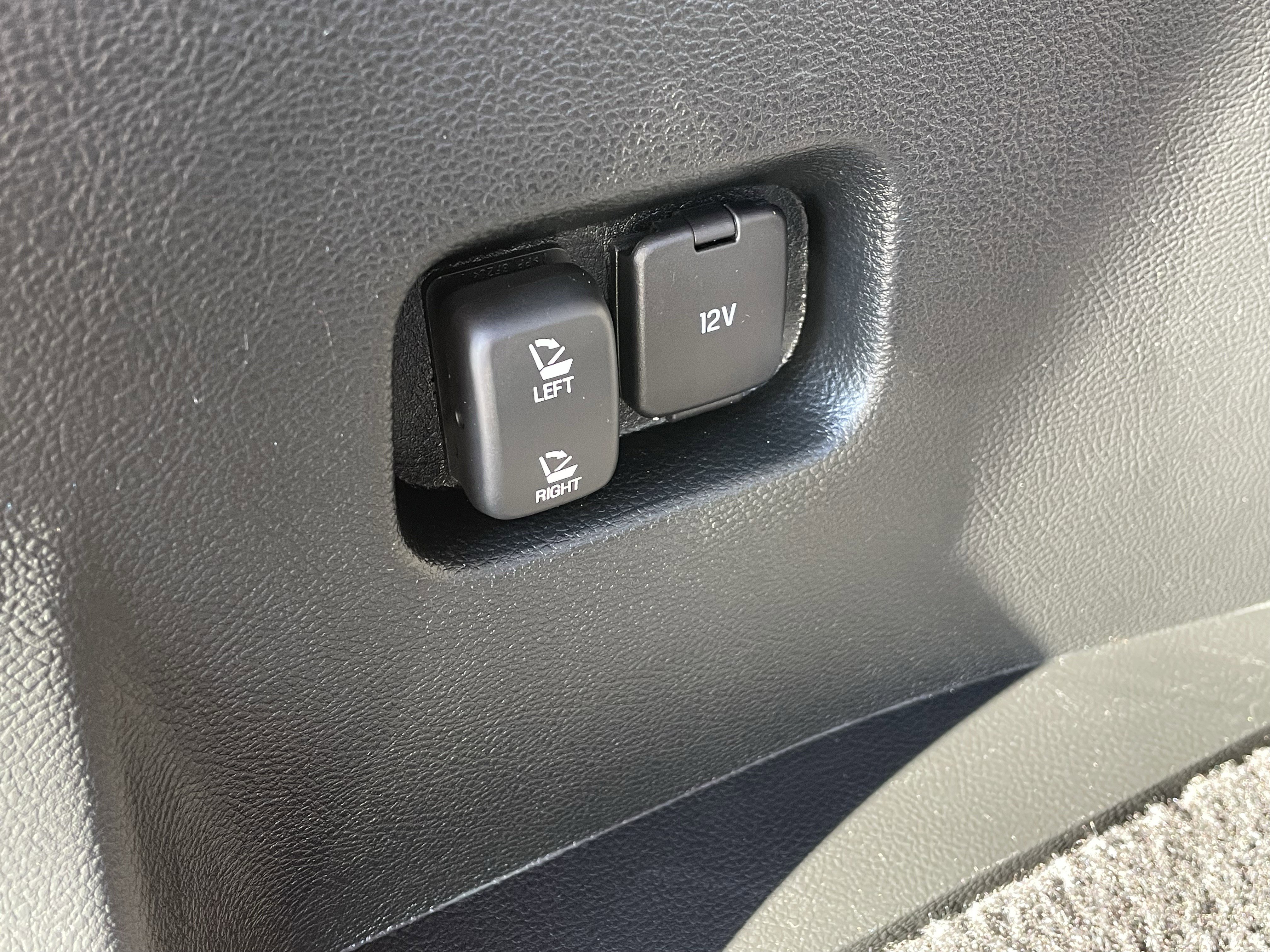 Used 2022 Ford Edge SEL w/ Convenience Package image 7