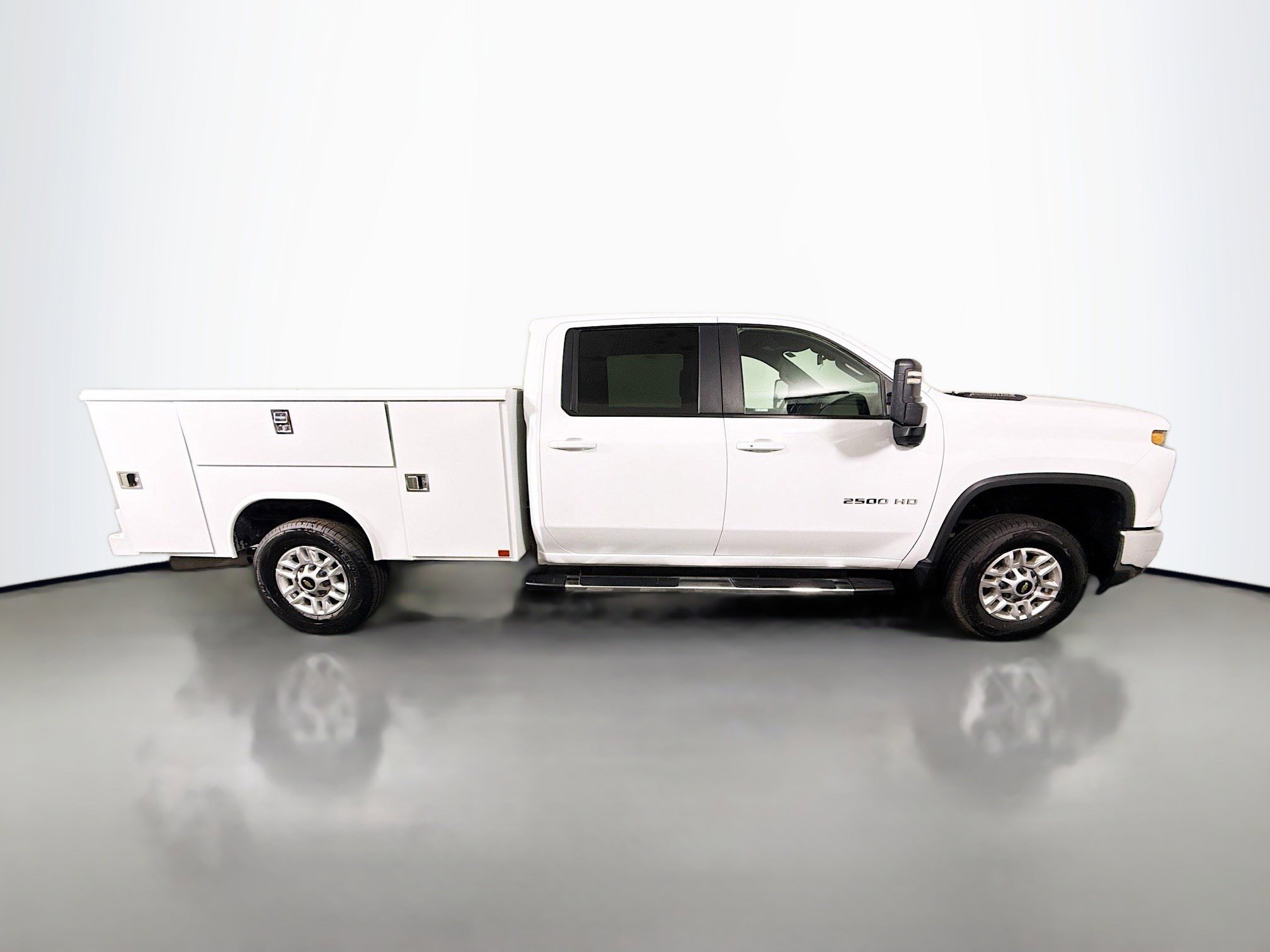 Used 2024 Chevrolet Silverado 2500 LT w/ Convenience Package AWD/4WD image 11