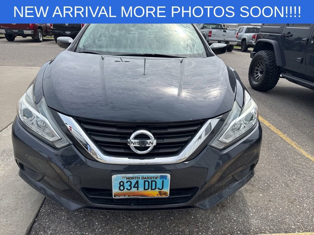 Used 2016 Nissan Altima 2.5 S w/ Power Driver Seat Package FWD image 2