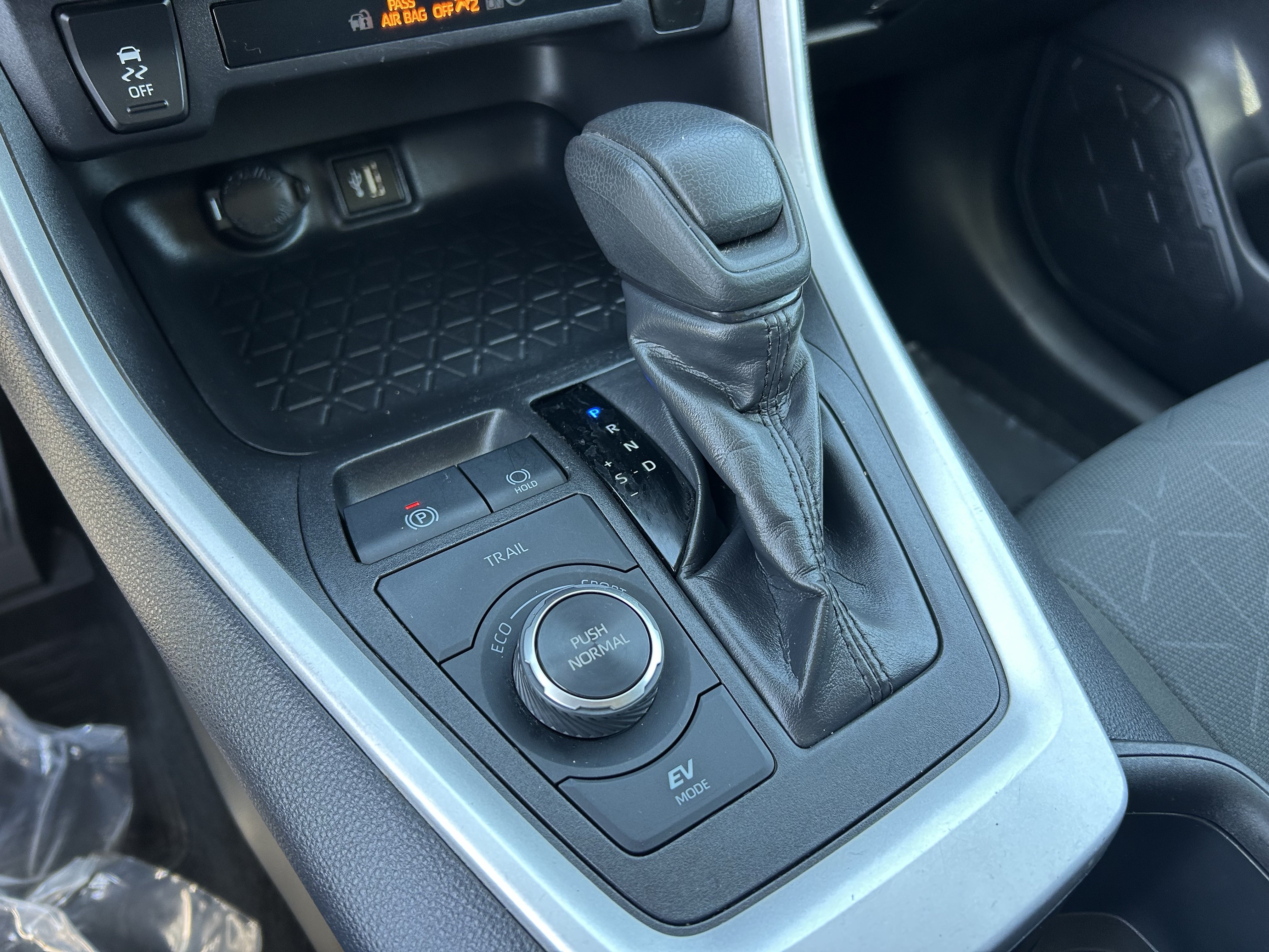 Certified 2025 Toyota RAV4 XLE AWD/4WD image 23