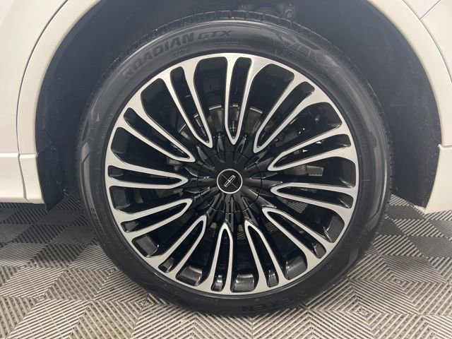 Certified 2023 Lincoln Aviator Black Label w/ Class IV Trailer Tow Package image 13