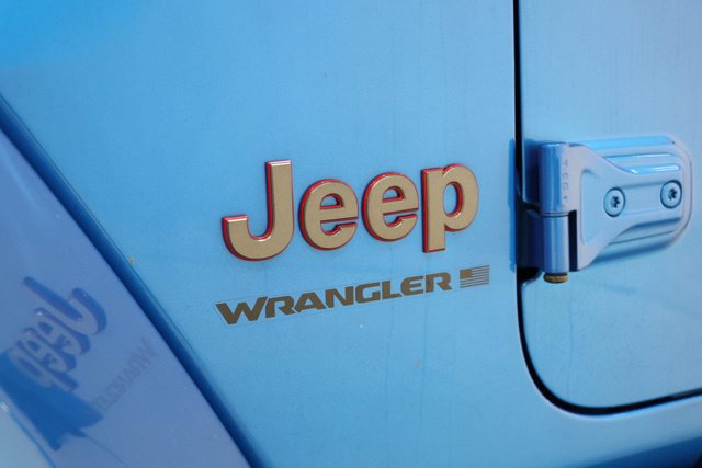 Used 2024 Jeep Wrangler Unlimited Rubicon w/ Safety Group AWD/4WD image 10