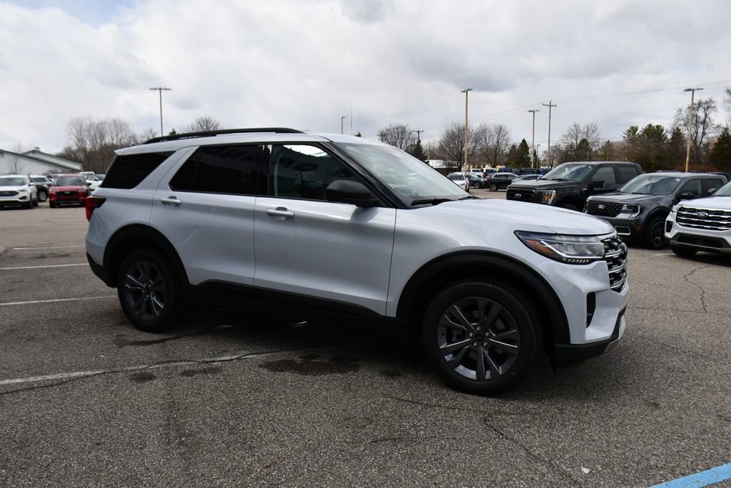 Used 2026 Ford Explorer Active w/ Active Comfort Package image 8