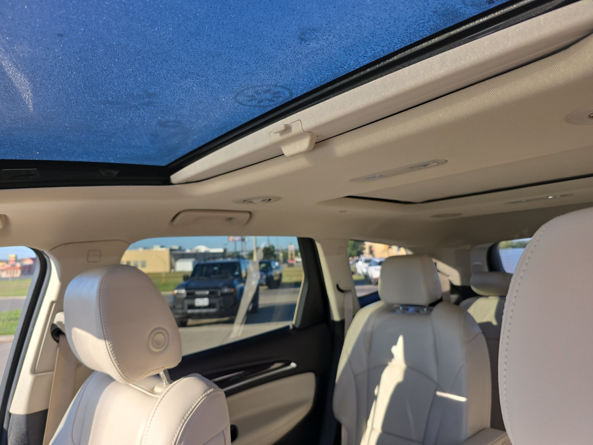 Used 2022 Buick Enclave Premium w/ Experience Buick Package FWD image 8