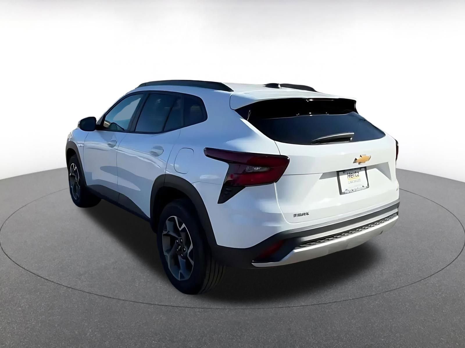 Used 2025 Chevrolet Trax LT image 11