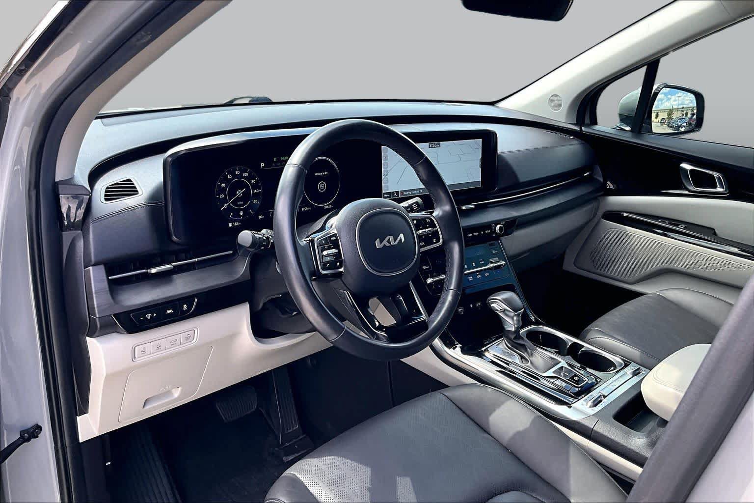 Certified 2024 Kia Carnival SX FWD image 16
