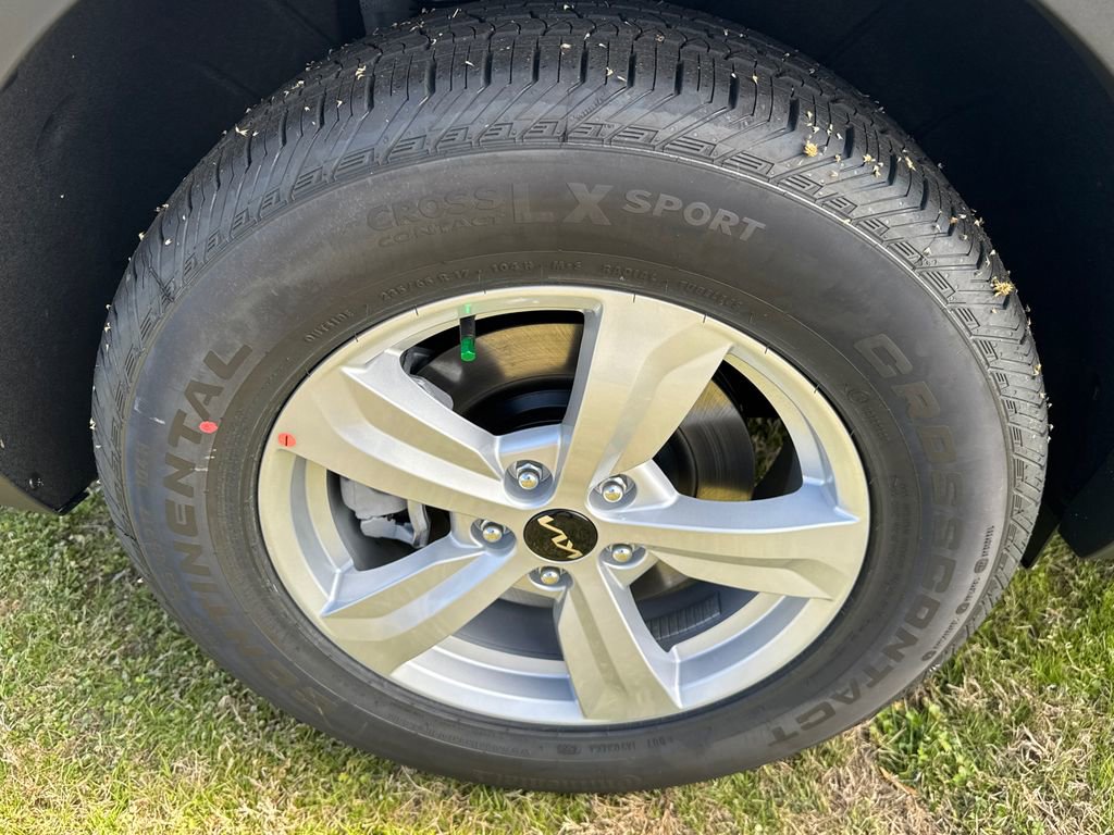 New 2026 Kia Sorento LX image 17