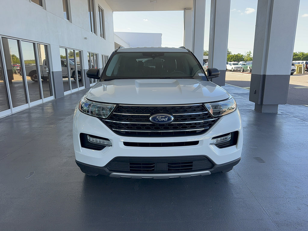 Certified 2024 Ford Explorer XLT w/ Equipment Group 202A AWD/4WD image 3