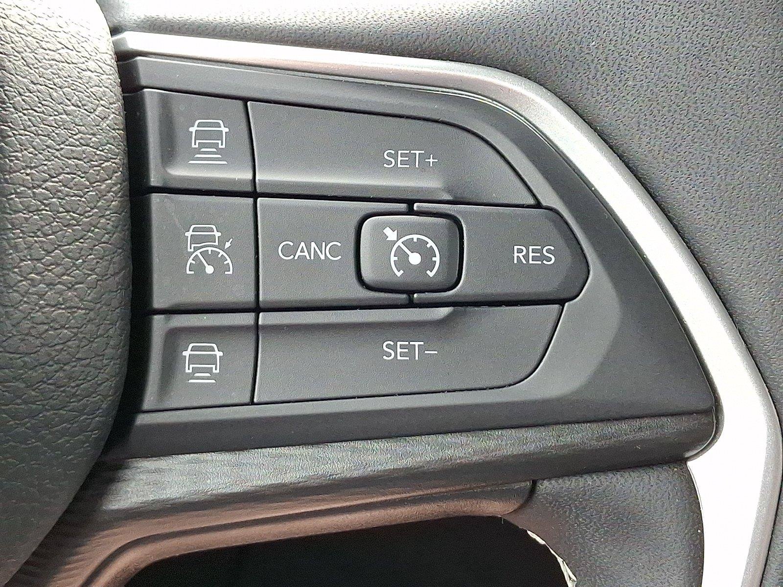 Certified 2023 Jeep Grand Cherokee L Laredo AWD/4WD image 23