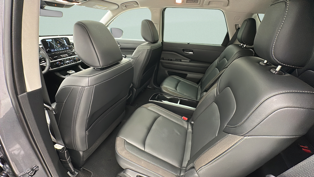 Used 2023 Nissan Pathfinder SL w/ SL Premium Package AWD/4WD image 9