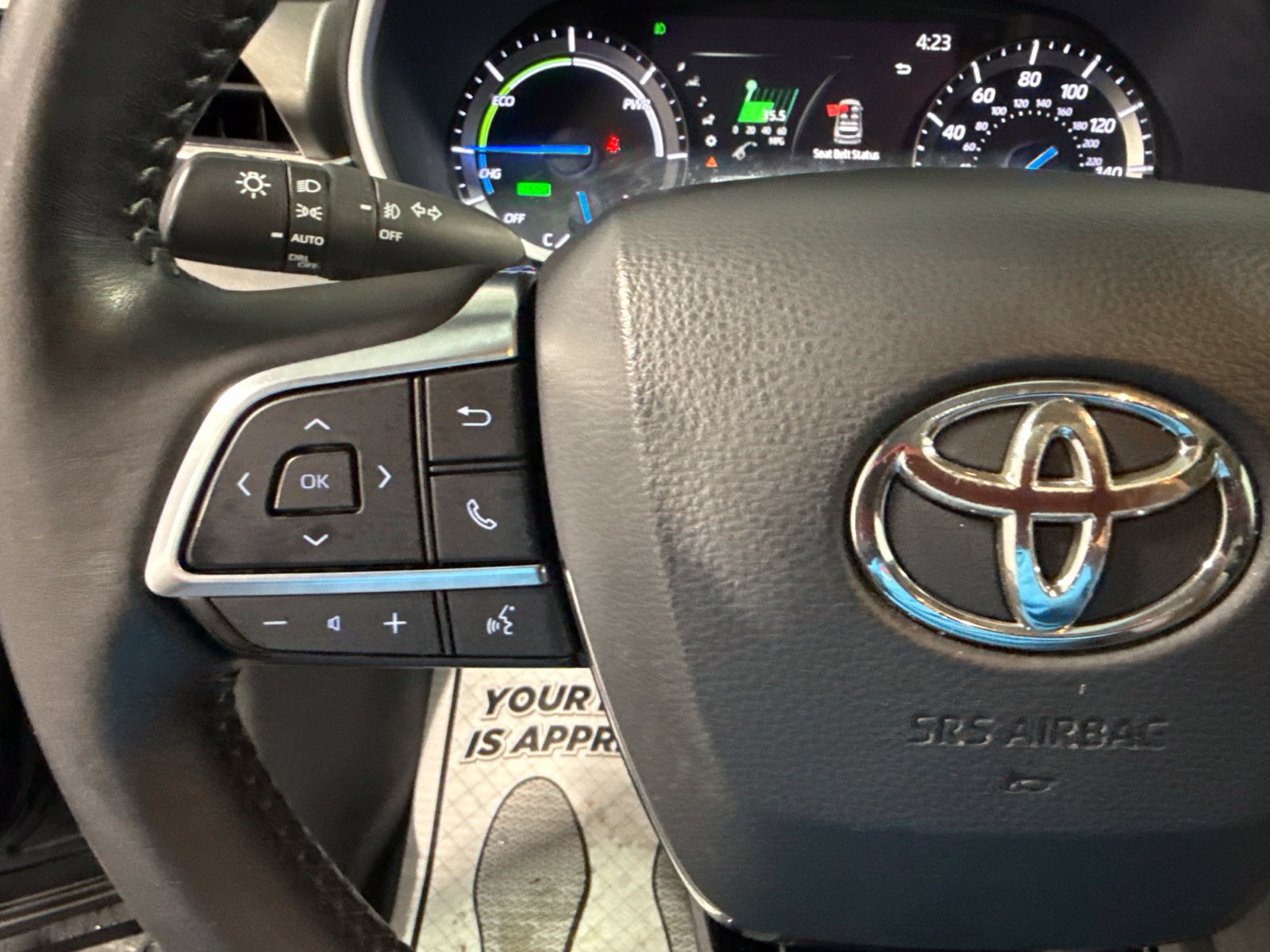 Used 2020 Toyota Highlander XLE AWD/4WD image 45