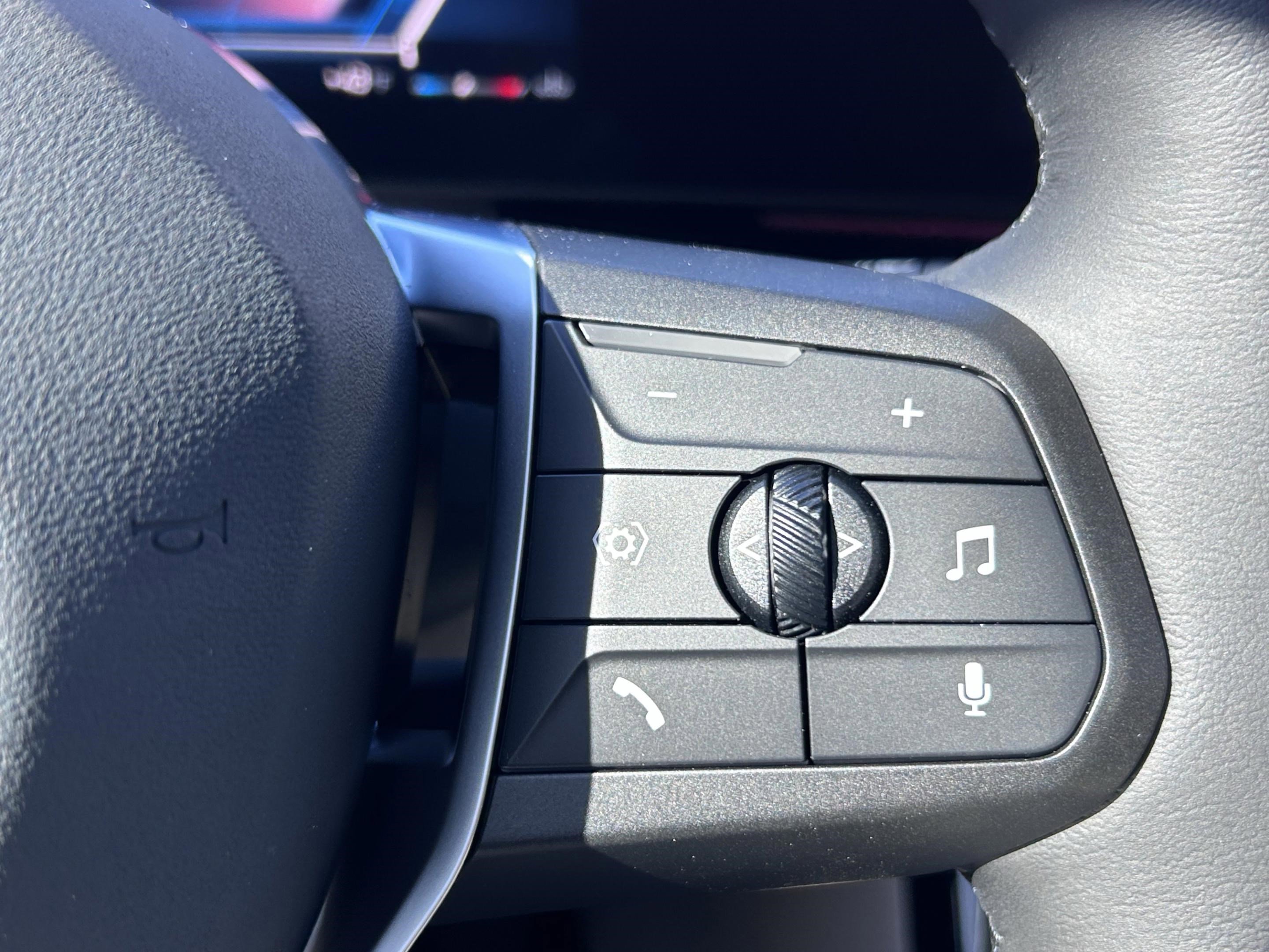 Used 2025 BMW X1 xDrive28i w/ Convenience Package image 12