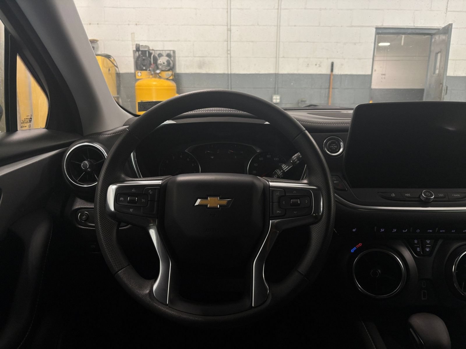 Used 2026 Chevrolet Blazer LT FWD image 35