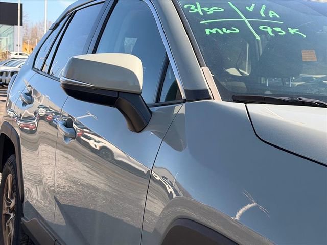 Used 2021 Toyota RAV4 XLE w/ Convenience Package image 10