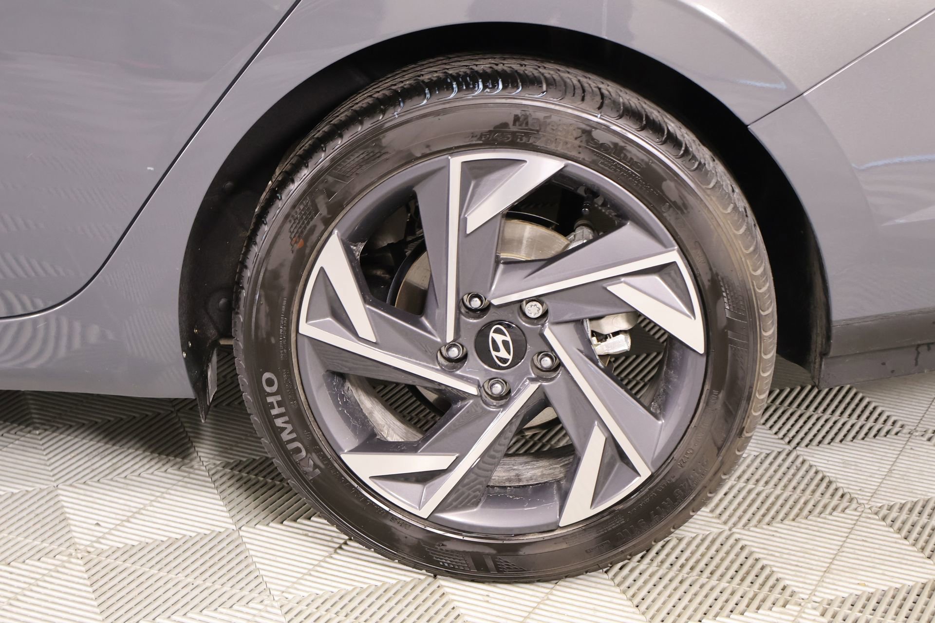 Certified 2025 Hyundai Elantra Sport image 17