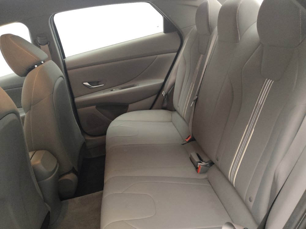 Used 2022 Hyundai Elantra SEL image 18